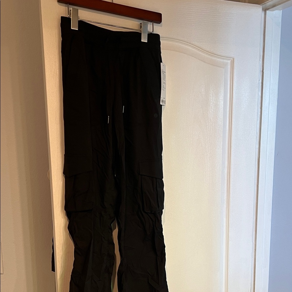 Lululemon Dance Studio Relaxed Fit MR Cargo Pant XS